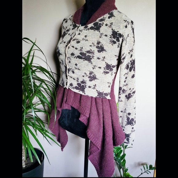 Beautiful overlap Wool/Alpaca sweater - Picture 7 of 12